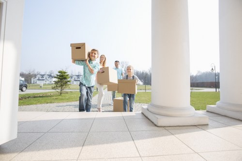 Local Stratford moving support for flats and houses